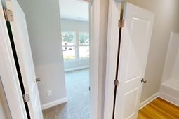 1060 Moen Loop photo 4