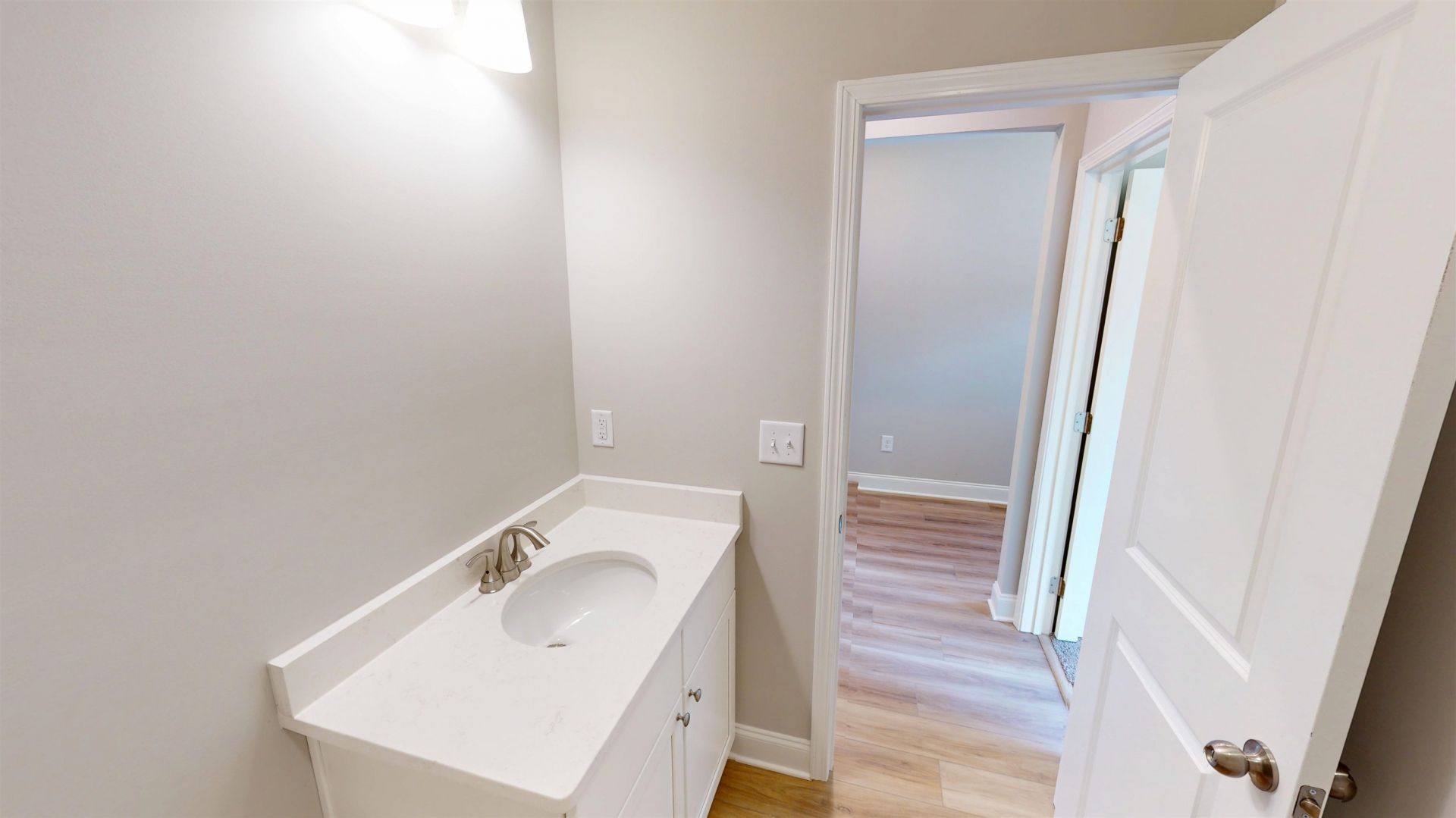 1060 Moen Loop Photo 8