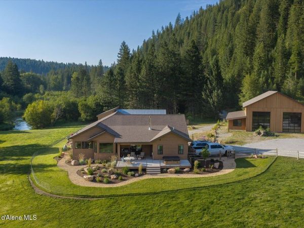 822 Little Spokane River Rd, Newport, WA 99156