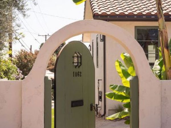1062 Beverly Way, Altadena, CA 91001
