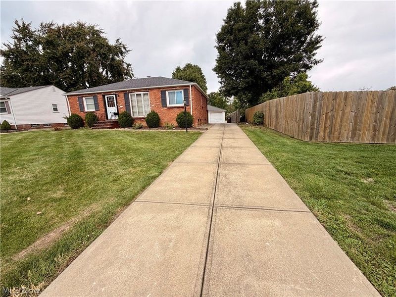 11700 Glamer Drive, Parma, OH 44130 Photo 2