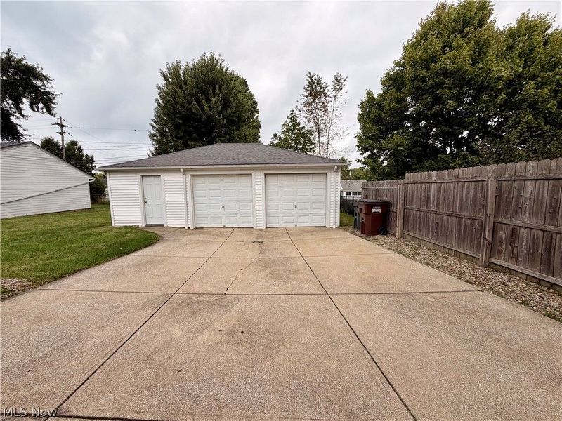 11700 Glamer Drive, Parma, OH 44130 Photo 3