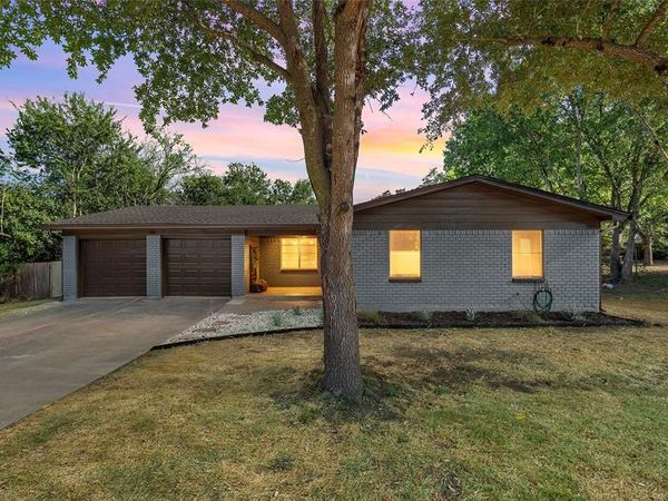 121 E Dawn Drive, Robinson, TX 76706