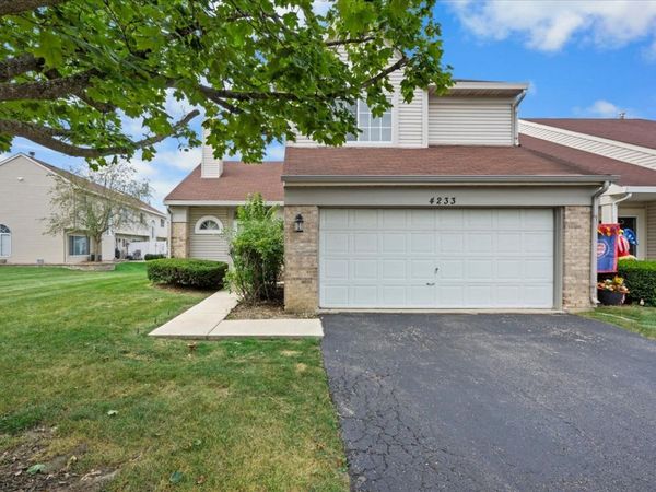 4233 Springlake Drive, Lake In The Hills, IL 60156