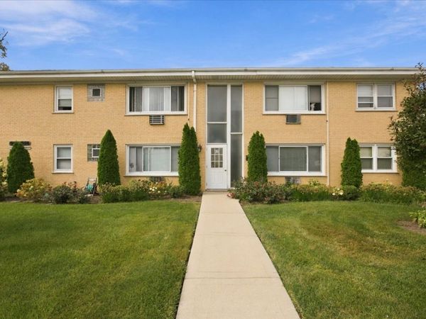 954 Shermer Road , Unit 15, Glenview, IL 60025