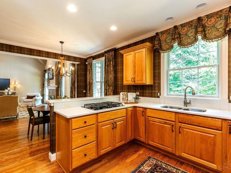8350 Kugler Meadow Court, Sycamore Township, OH 45236 Photo 6