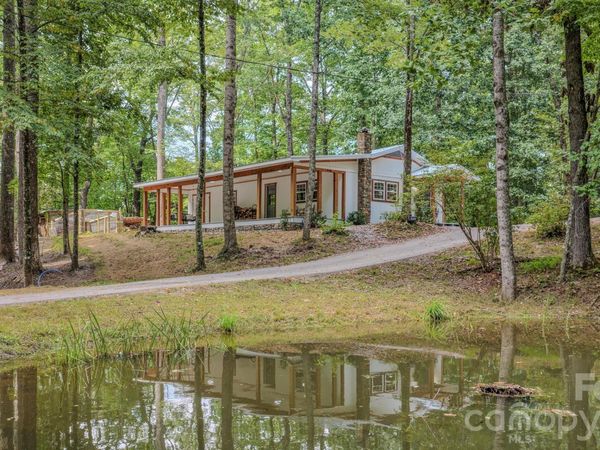 633 Kingdom Place, Zirconia, NC 28790