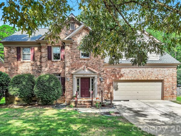 5016 Hickory Lake Lane , Matthews, NC 28105