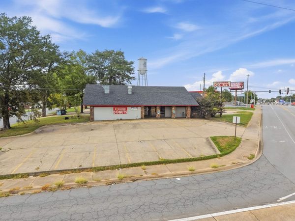 609 N Main, Benton, AR 72015