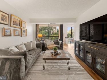 4500 S FOUR MILE RUN DRIVE , Unit 104, ARLINGTON, VA 22204