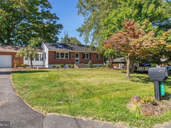 2527 VETERANS DRIVE, WILMINGTON, DE 19810