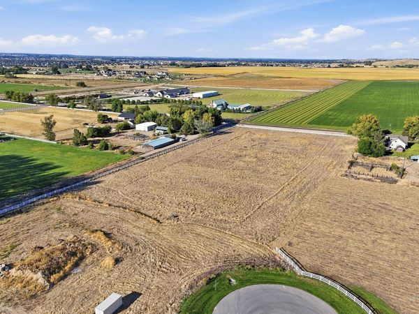 4201 N Meredith Ln, Eagle, ID 83616