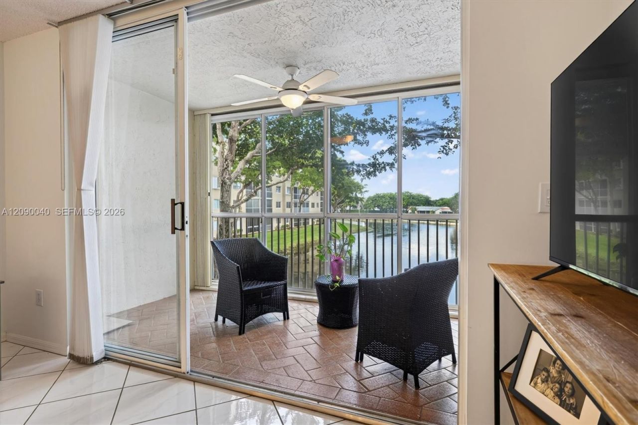 9587 NW Weldon Cir , Unit B203, Tamarac, FL 33321 Photo