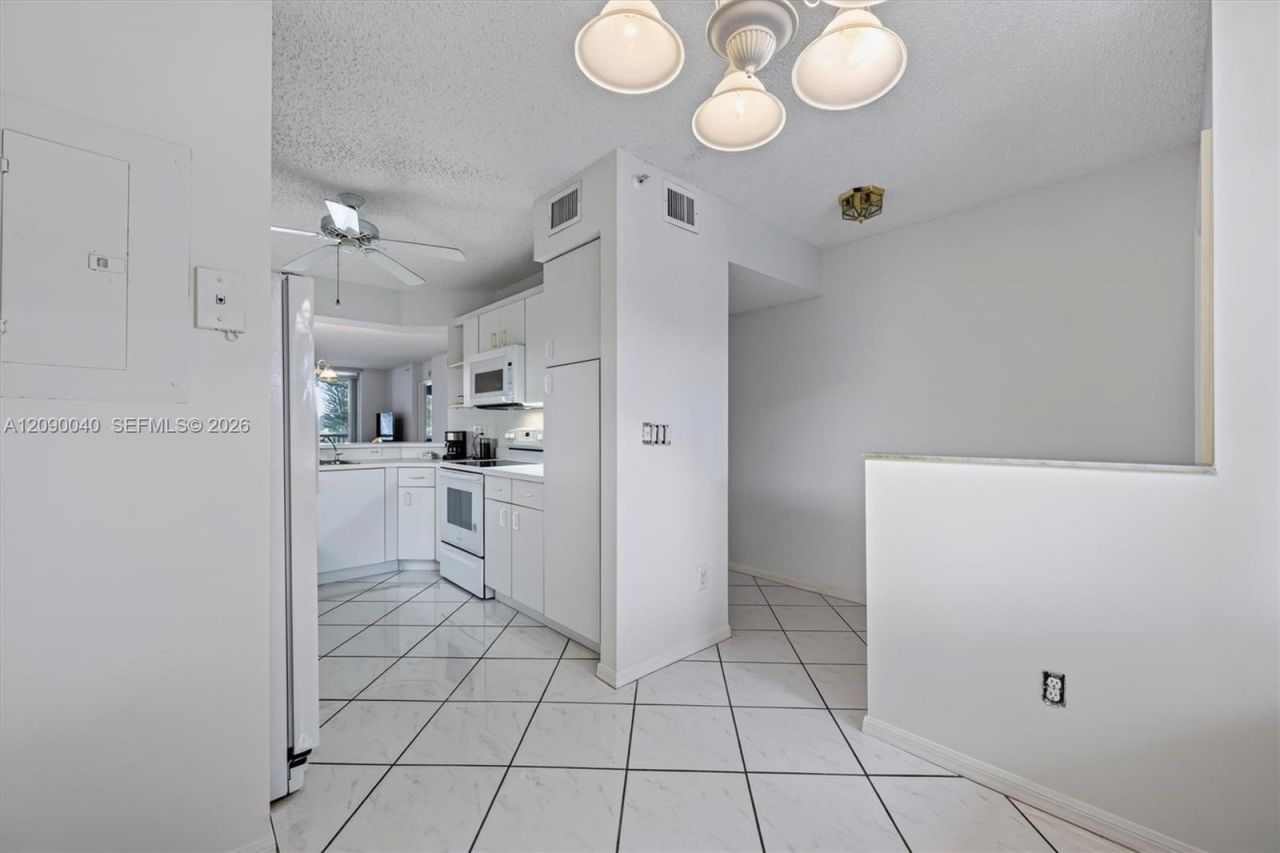 9587 NW Weldon Cir , Unit B203, Tamarac, FL 33321 Photo