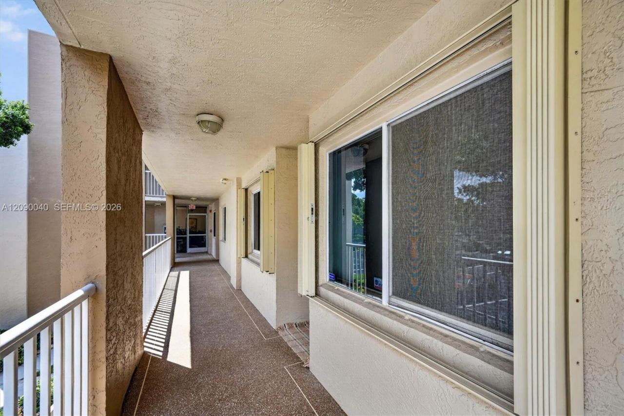 9587 NW Weldon Cir , Unit B203, Tamarac, FL 33321 Photo