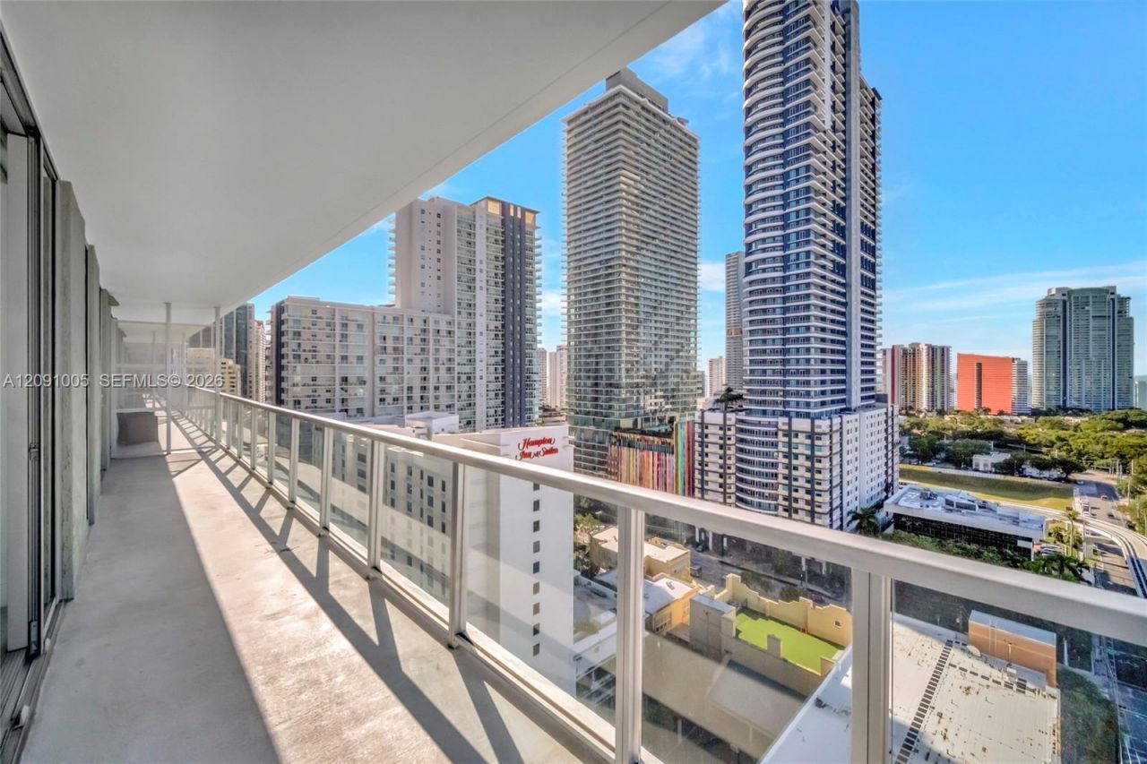 79 SW 12th St , Unit 2201-S, Miami, FL 33130 Photo