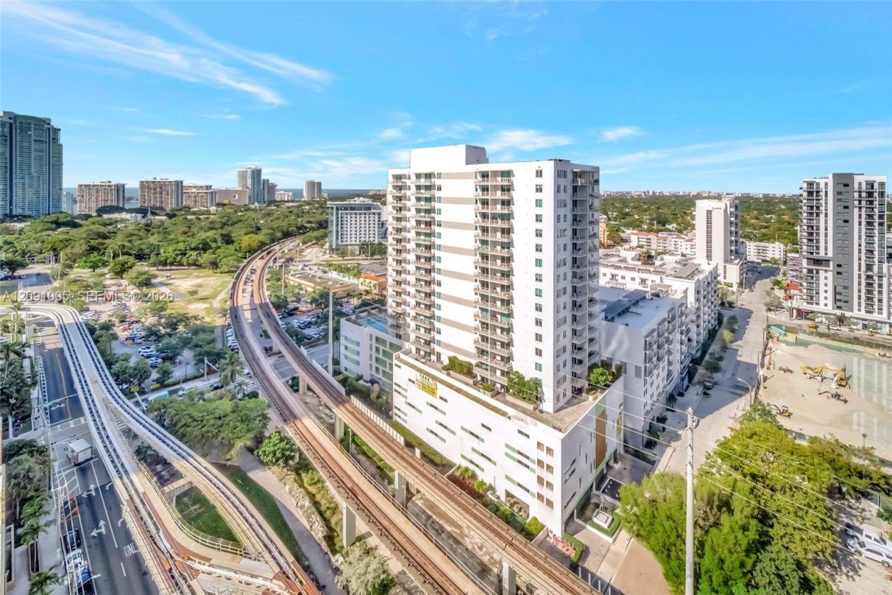 79 SW 12th St , Unit 2201-S, Miami, FL 33130 Photo