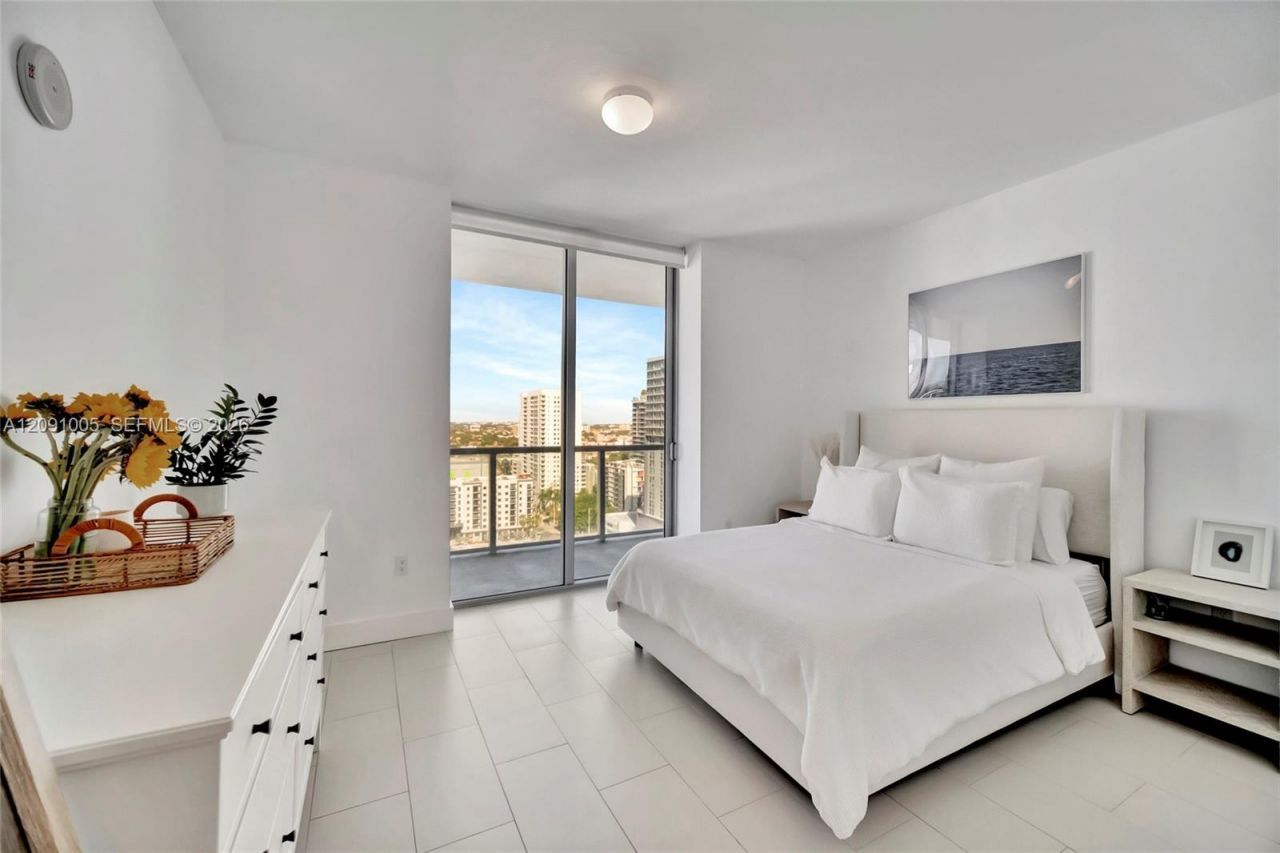 79 SW 12th St , Unit 2201-S, Miami, FL 33130 Photo