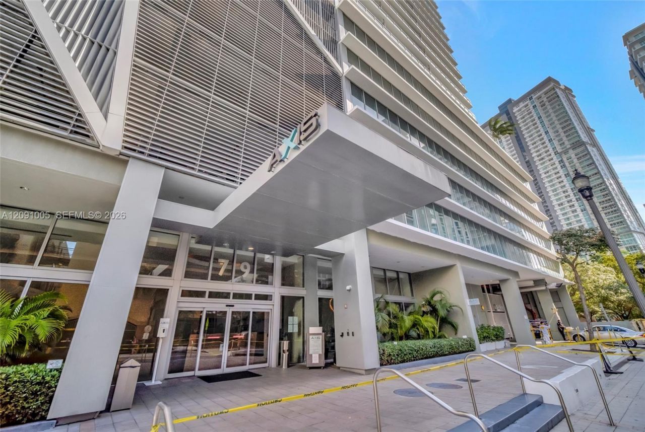 79 SW 12th St , Unit 2201-S, Miami, FL 33130 Photo