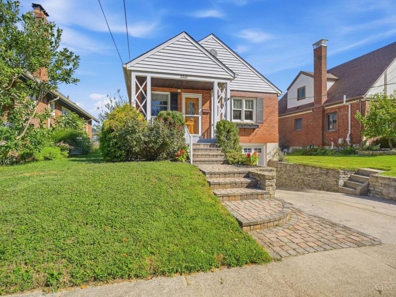 3320 N Sterling Way, Cincinnati, OH 45209 Photo 2