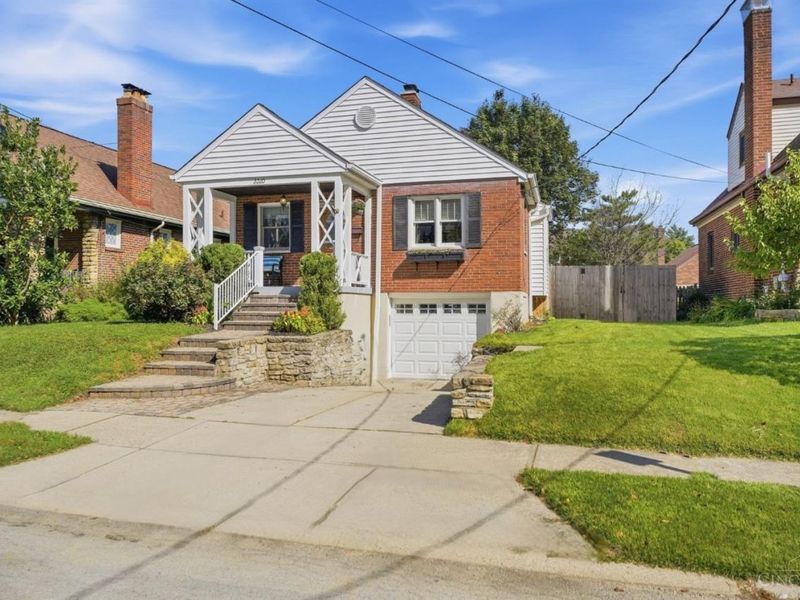 3320 N Sterling Way, Cincinnati, OH 45209 Photo 3