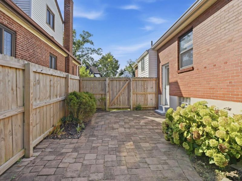 3320 N Sterling Way, Cincinnati, OH 45209 Photo 32