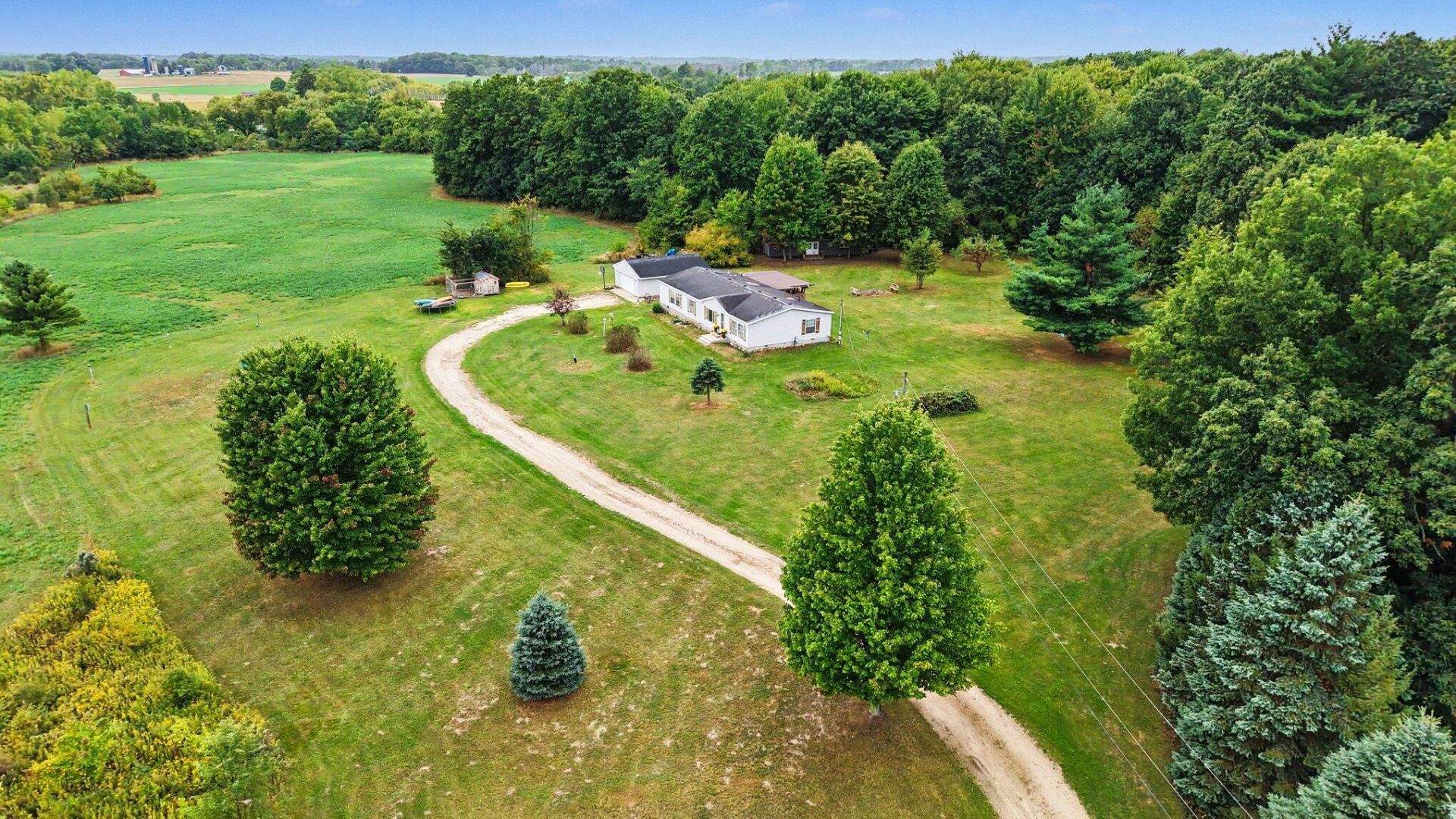 2233 S Wisner Avenue, Fremont, MI 49412 Main Photo