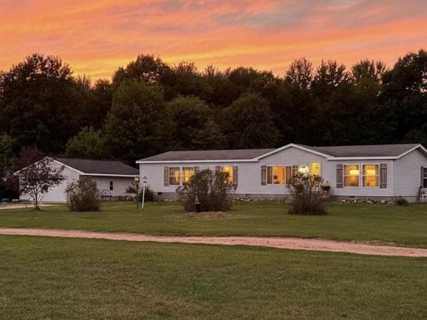2233 S Wisner Avenue, Fremont, MI 49412