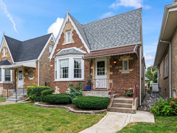 2828 N Melvina Avenue , Chicago, IL 60634