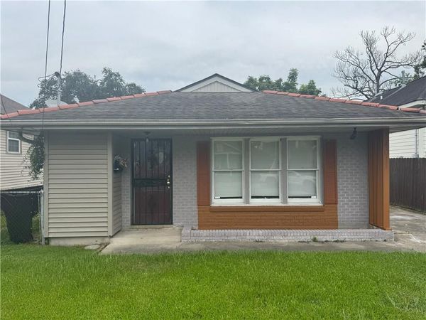4011 CLEMATIS Street , New Orleans, LA 70122