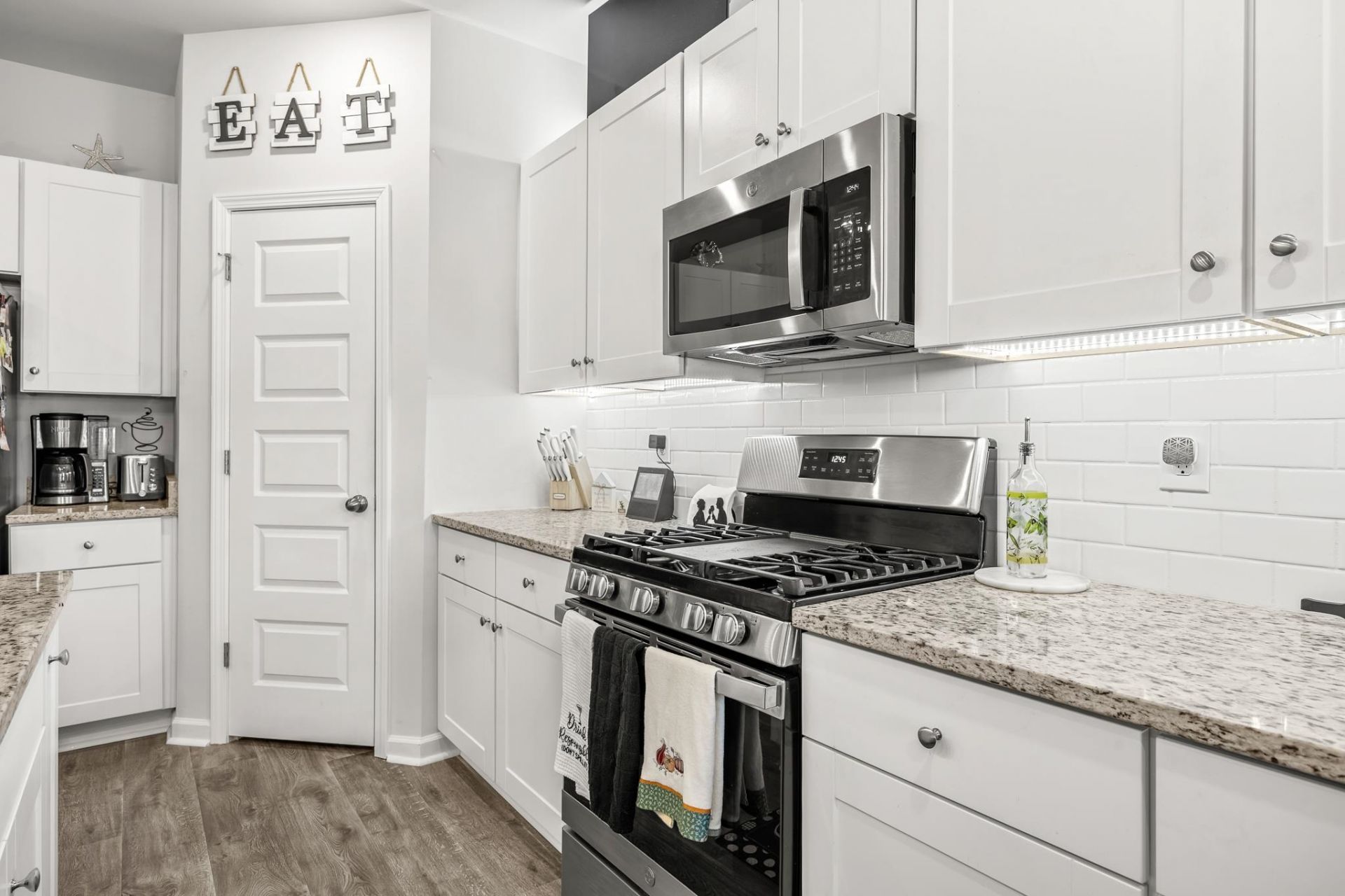 620 Harrison Mill St. Photo 8