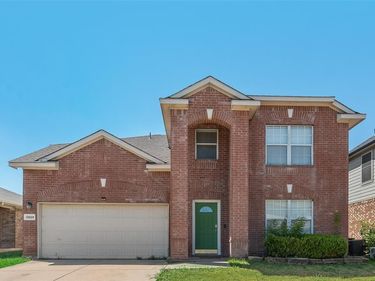 13529 Lost Spurs Road, Fort Worth, TX 76262
