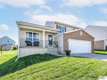 8753 Quest Street, Omaha, NE 68122