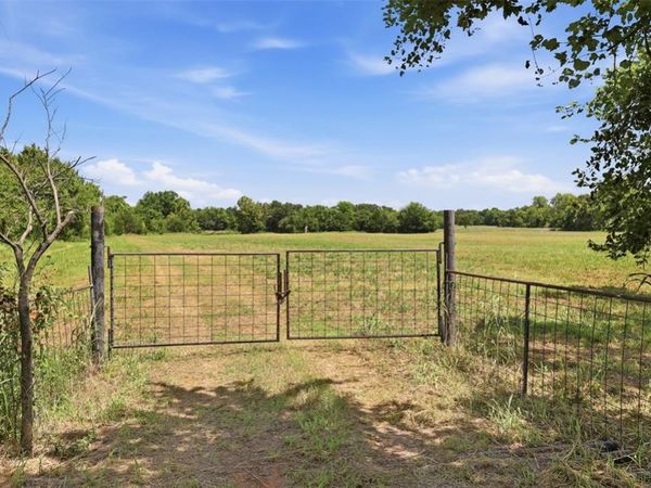 240th Street, Washington, OK 00000