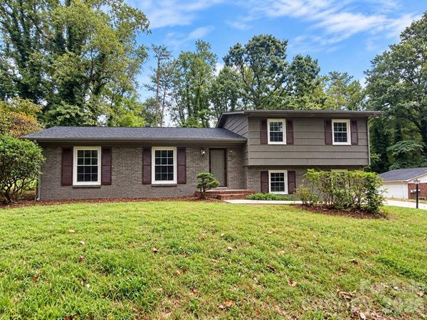 845 Cherokee Place SW, Lenoir, NC 28645