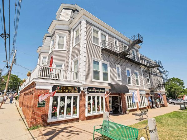 25 N Main Street, Unit 2, Wolfeboro, NH 03894