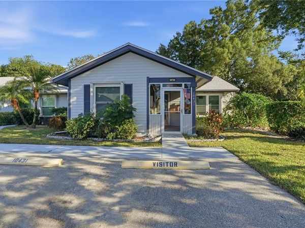 10431 New Bedford CT , LEHIGH ACRES, FL 33936