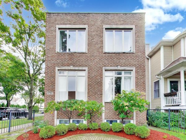 6743 N Oliphant Avenue, Chicago, IL 60631