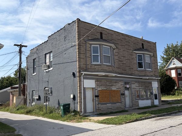 818-820 S 8th Street , Quincy, IL 62301