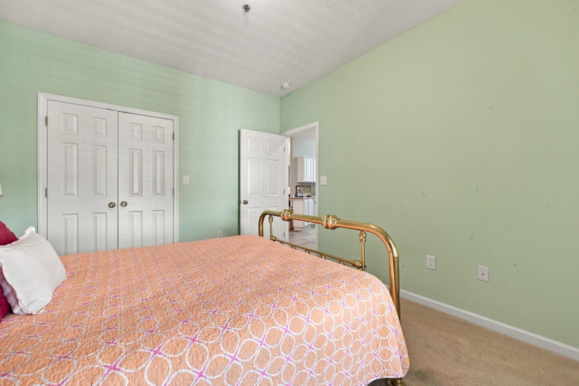 2060 Cross Gate Blvd.  Photo 13