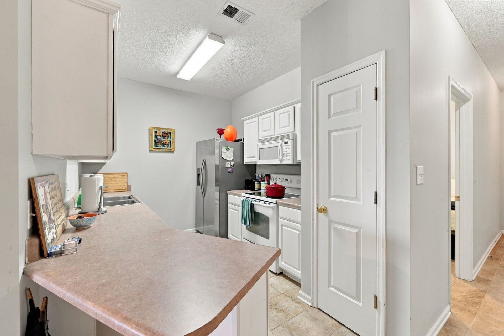 2060 Cross Gate Blvd.  Photo 16