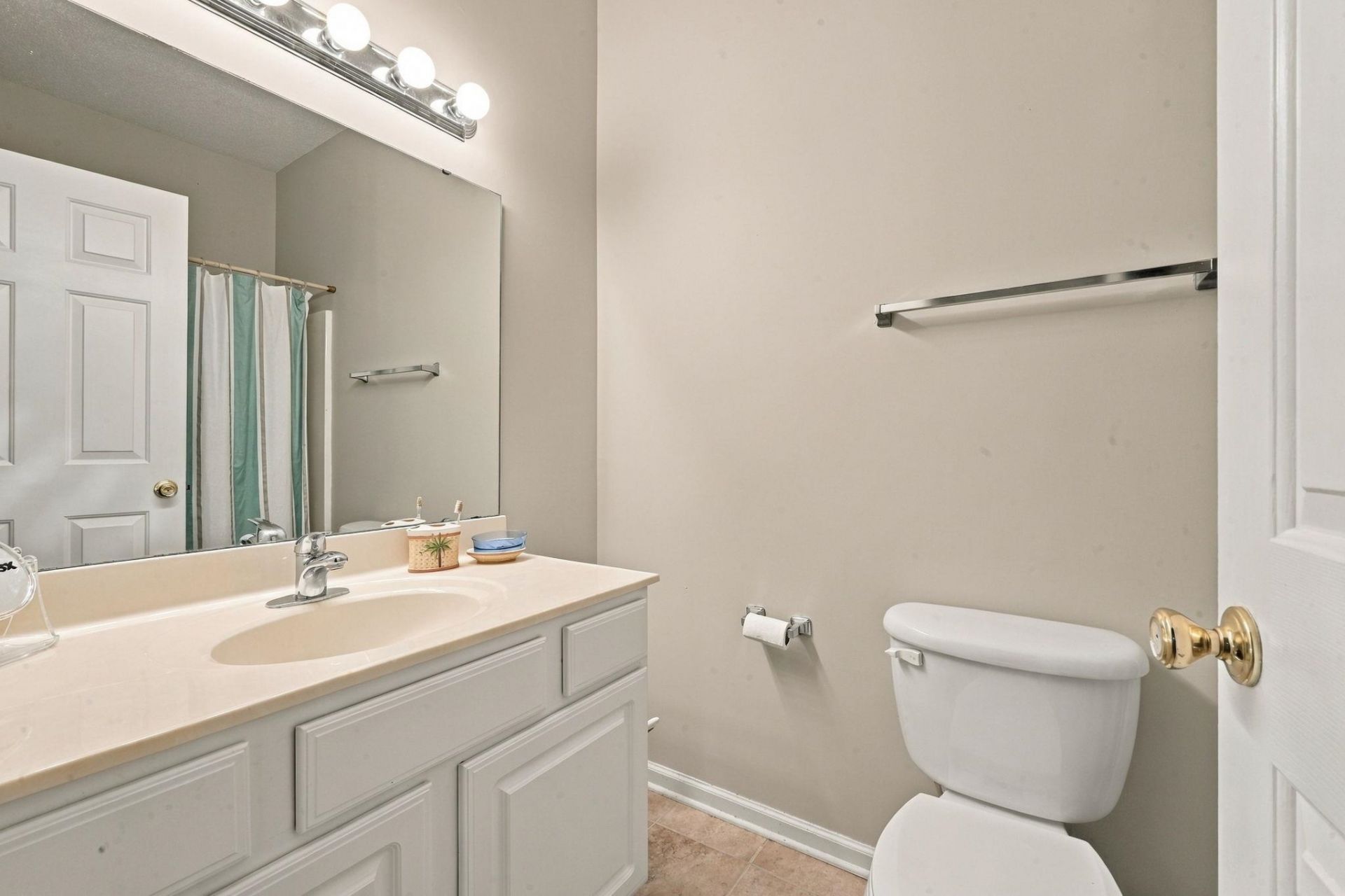 2060 Cross Gate Blvd.  Photo 17