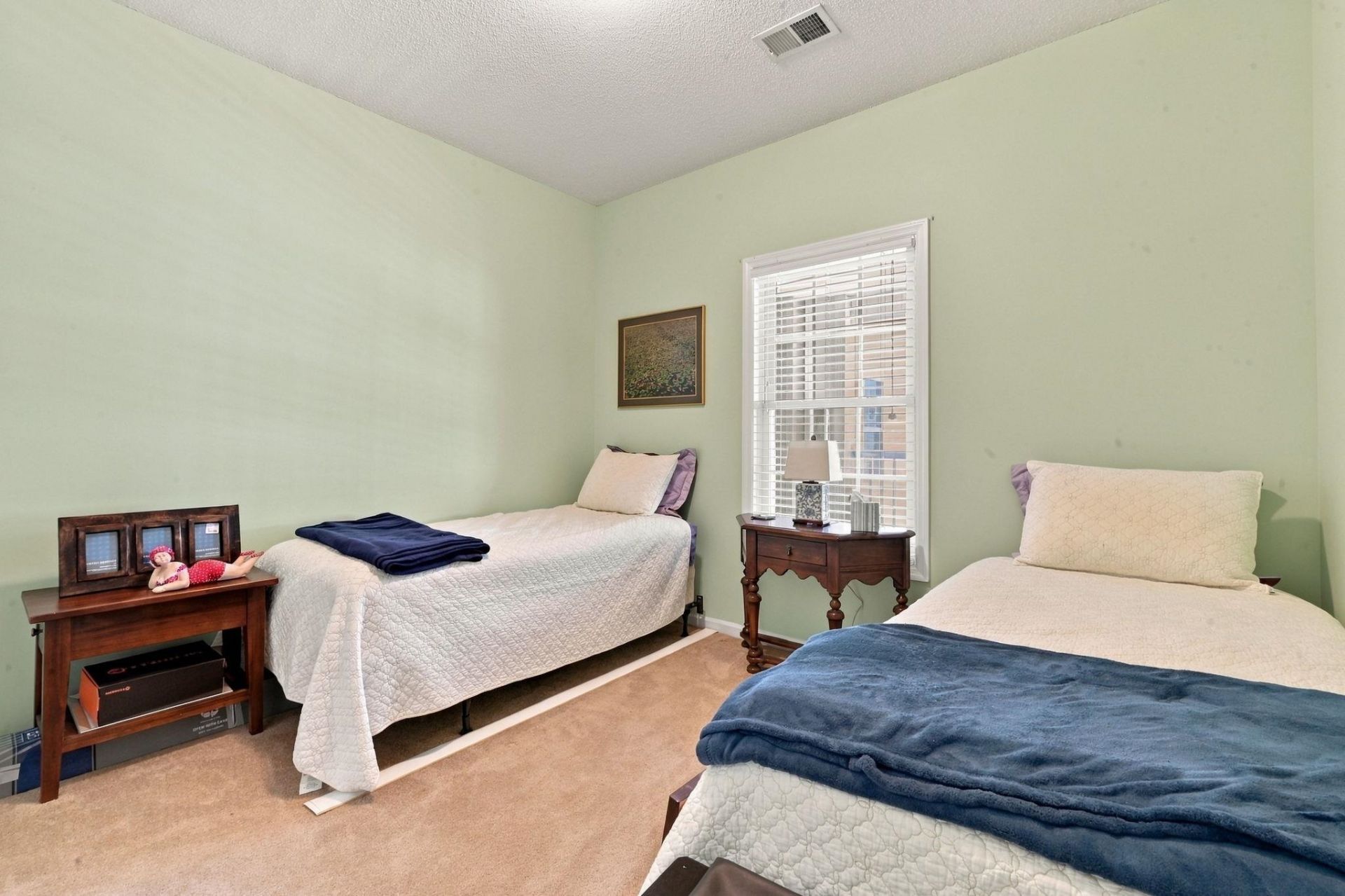 2060 Cross Gate Blvd.  Photo 8