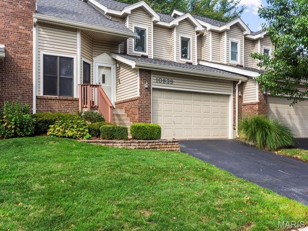 10939 Vauxhall Drive, Creve Coeur, MO 63146