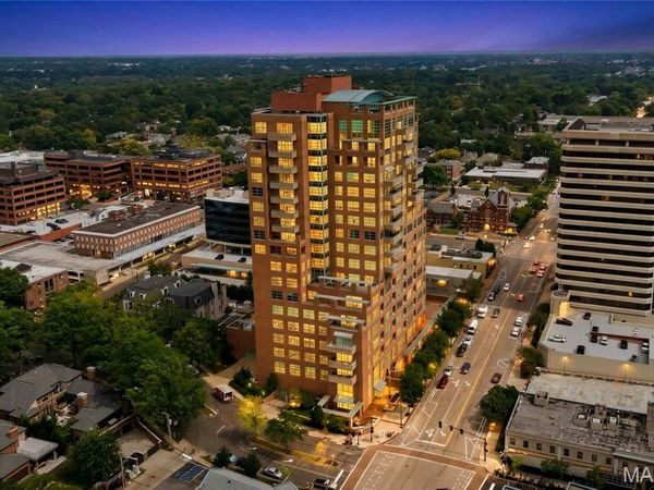 8025 Maryland Avenue, Unit 7A, Clayton, MO 63105