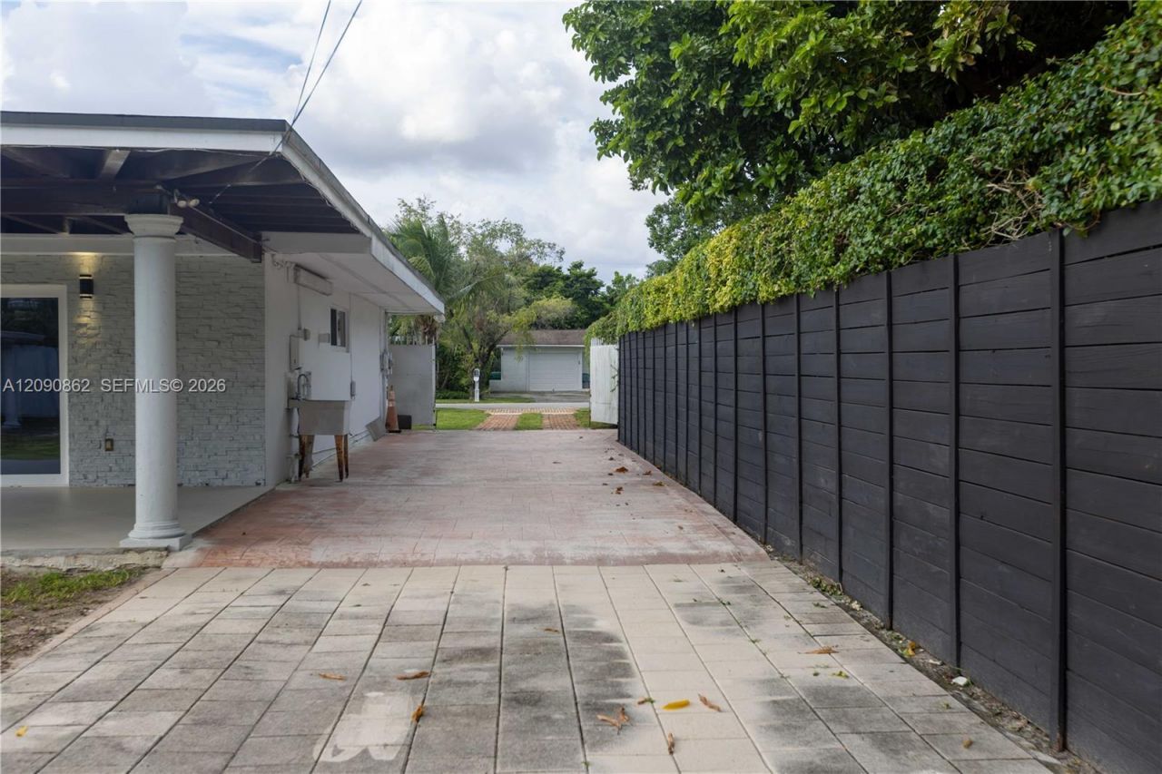 4301 SW 85th Ave , Miami, FL 33155 Photo