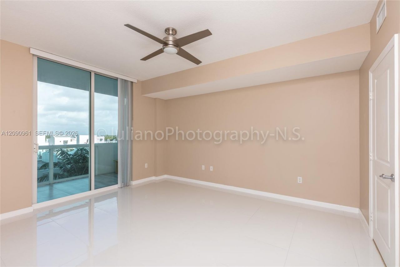7910 Harbor Island Dr , Unit 507, North Bay Village, FL 33141 Photo