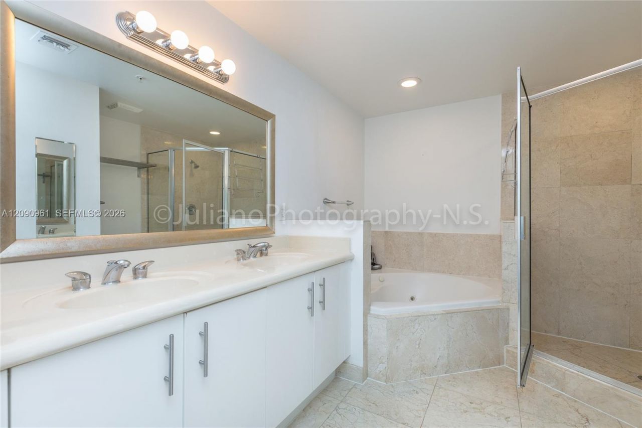 7910 Harbor Island Dr , Unit 507, North Bay Village, FL 33141 Photo