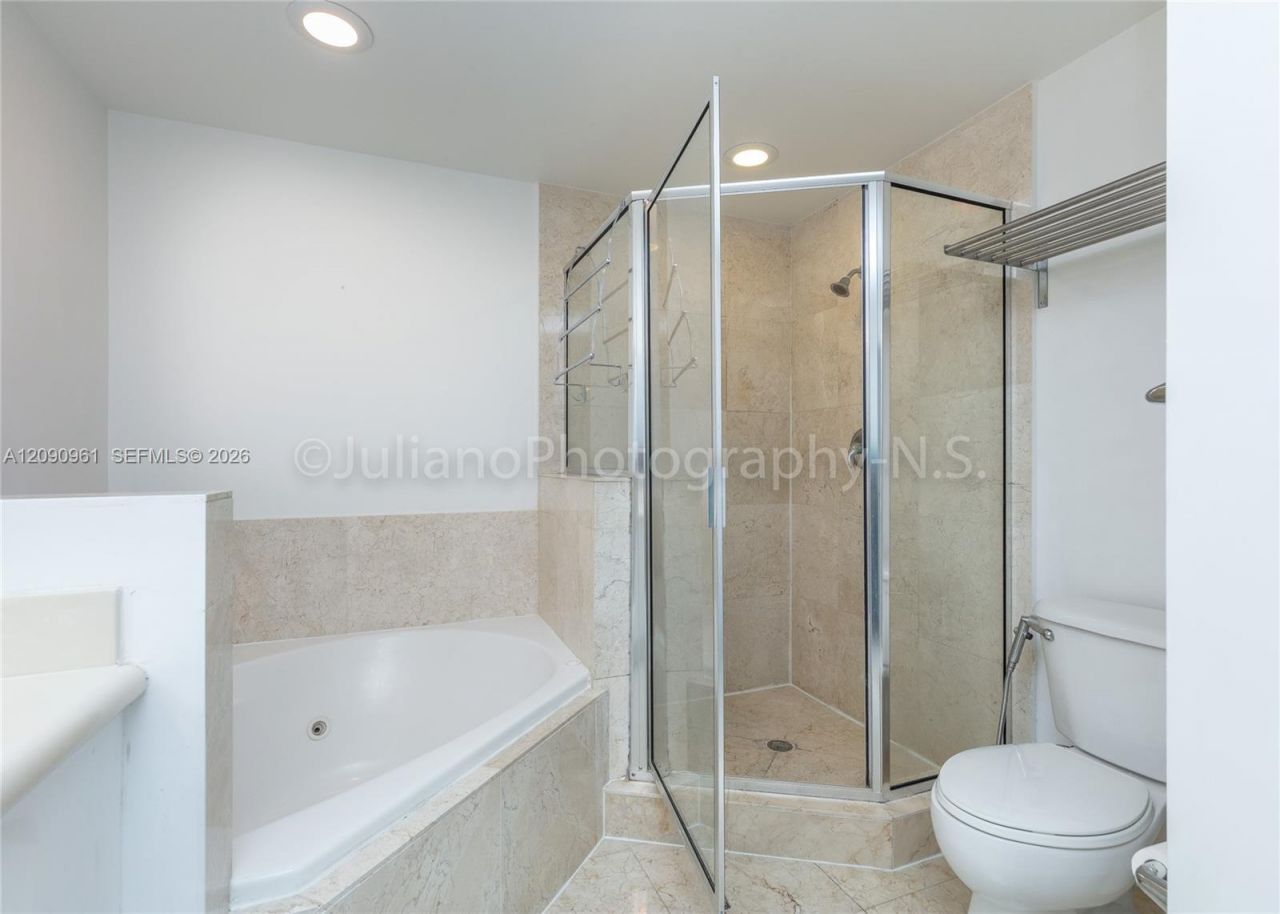 7910 Harbor Island Dr , Unit 507, North Bay Village, FL 33141 Photo