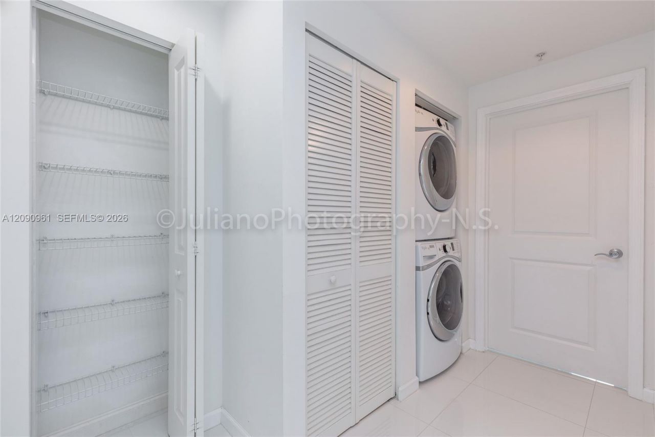 7910 Harbor Island Dr , Unit 507, North Bay Village, FL 33141 Photo